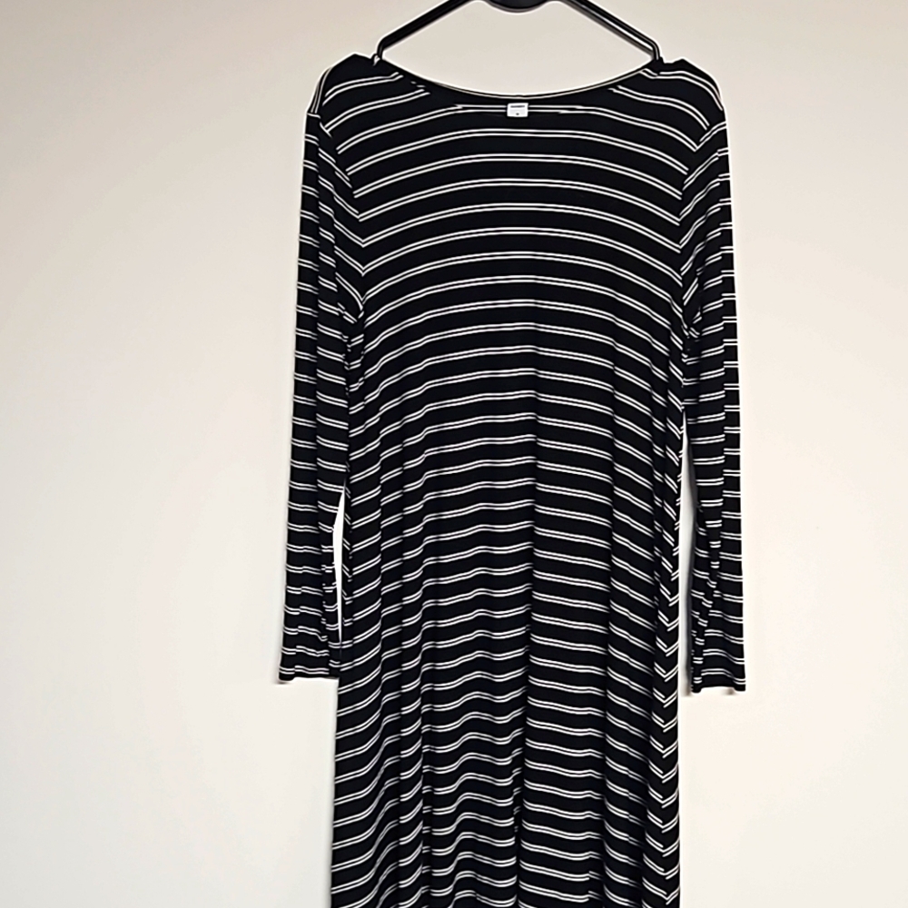 Long sleeved supersoft size med. Old Navy. - Picture 1 of 4